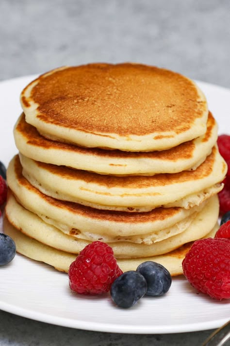 Easy Fluffy Griddle Cakes (Best Griddle Pancake Recipe) - IzzyCooking Easy Pancake Recipe No Milk, Easy Pancake Recipe Without Milk, Milk Free Pancakes, Pancake Recipe Without Milk, Best Griddle, Sour Cream Pancakes, Joanna Gaines Recipes, Pancake Griddle, Cream Pancakes