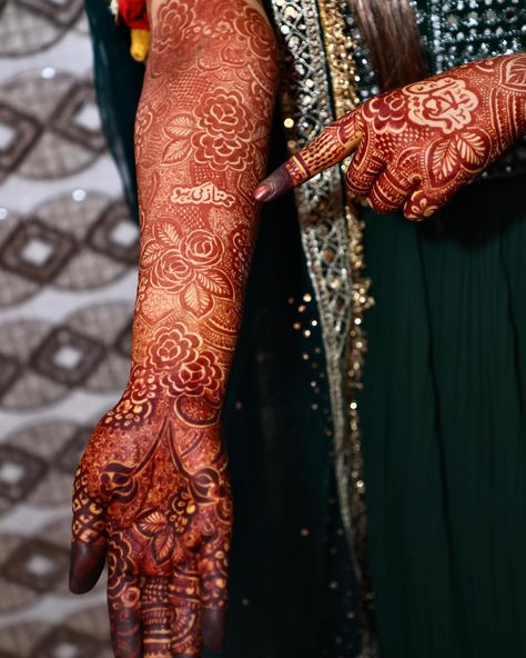 #alhamdulillah #mehndibymishy . Follow for more: @mehndi_by_mishy . #mehndi #mahendi #post New Latest Mehndi Design, Back Hand Mehndi Design, Heena Design, Mehndi Style, Ramadan Images, Latest Henna Designs, Rose Mehndi Designs, Makeup Images, Simple Mehndi Designs Fingers