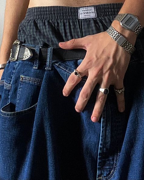 Guys Wearing Jewelry, Feminine Man Aesthetic, Soft Masculine Aesthetic, Steven Aesthetic, Soft Masculinity, Feminine Men Aesthetic, Sagging Pants, Ny Style, Soft Boy