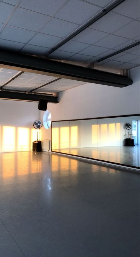 Dancing Room Aesthetic, Dancing Studio Aesthetic, Dance Room Aesthetic In House, Preppy Dance Studio, Dance Career Aesthetic, Practice Room Aesthetic, Dance Practice Room Aesthetic, Dance Rehearsal Aesthetic, Dancer Vision Board