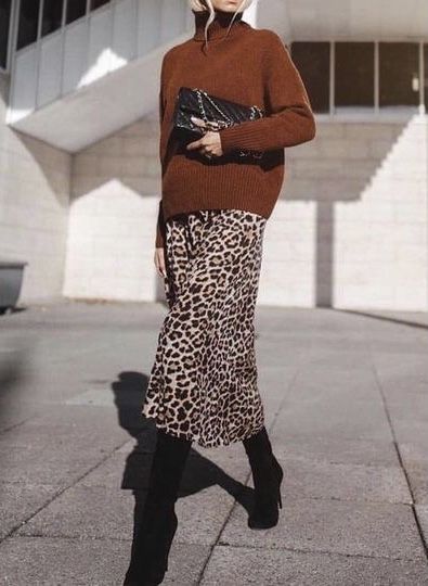 Printed Skirt Outfit, Autumn Outfit Ideas, Brown Outfits, Brown Outfit, Casual Chic Outfit, Chic Accessories, Autumn Outfit, Mode Vintage, Winter Fashion Outfits