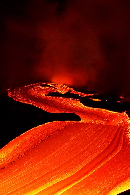 Volcano Pictures, Fire Image, Lava Flow, Orange Aesthetic, Natural Phenomena, Image Photography, Amazing Nature, Volcano, Nature Photos