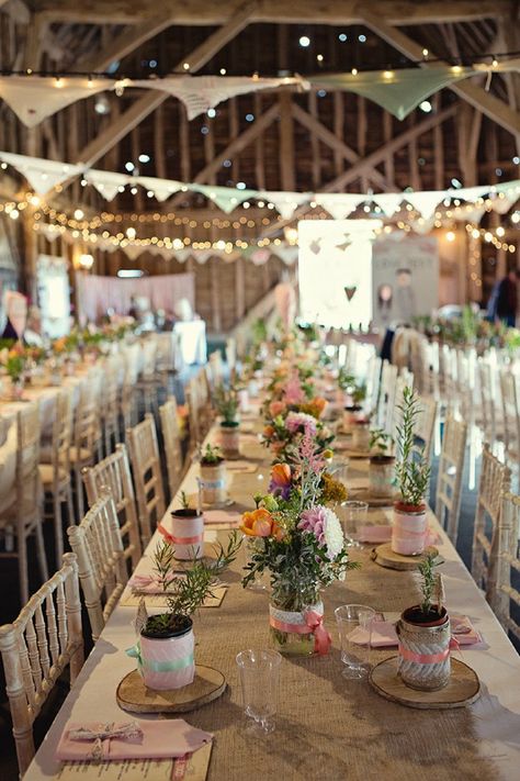 Rustic Wedding | Rustic Weddings Are Still All the Rage | Team Wedding Blog #rusticwedding #wedding Taylor Wedding, Rustic Style Wedding, Deco Champetre, Rustic Wedding Reception, Barn Wedding Decorations, Long Table, Vintage Diy, Rustic Wedding Decor, The Barn