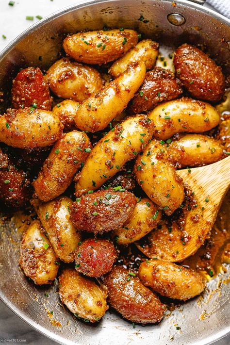 Honey Mustard Vegetables, Autumn Potato Recipes, Dijon Mustard Potatoes, Recipes For Sweet Potatoes Side Dishes, Honey Garlic Roasted Potatoes, Honey Dijon Potatoes, Honey Baked Potatoes, Greasy Dinner Ideas, Weekday Side Dishes