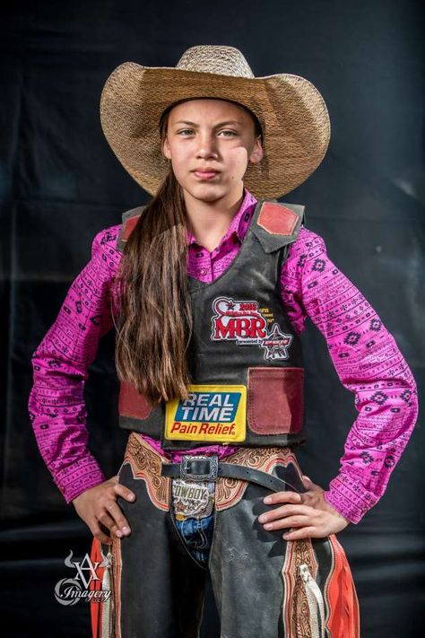 Meet the 13-Year-Old Bull Rider Who’s the Only Girl on the Aspiring Pro Tour Bull Rider Aesthetic, Bull Rider Costume, Bucking Barrel, Rodeo Photos, Rodeo Costume, Amberley Snyder, The Last Rodeo, Rodeo Aesthetic, Leafs Game