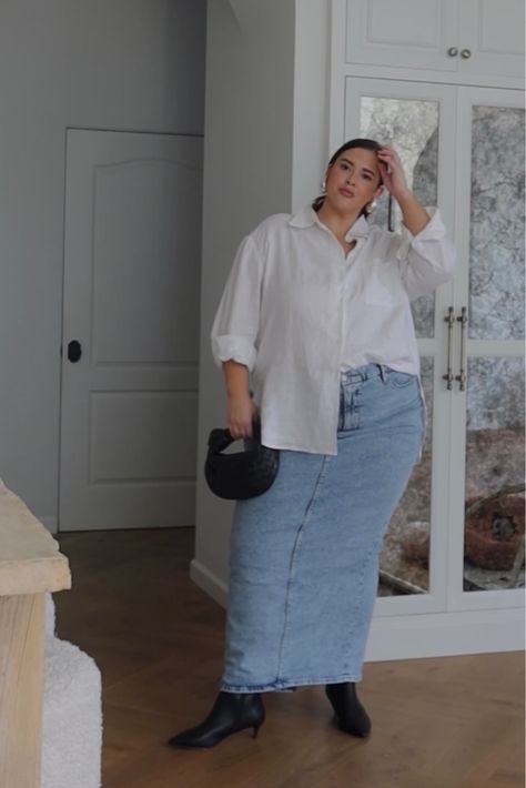 Long Denim Skirt Outfit Plus Size, Plus Size Inspiration, Plus Size Winter, Plus Size Fall, Plus Size Fall Outfit, Moda Plus, Denim Maxi Skirt, Outfit Inspo Fall, Curvy Fashion