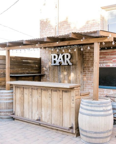 Woolshed Weddings, Outdoor Party Setup, Mam Birthday, Outdoor Wedding Bar, Rustic Outdoor Bar, Bar En Plein Air, Barn Bar, Outside Bar, Saloon Bar