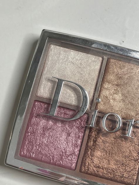 Dior Makeup Palette, Dior Highlighter, Christian Dior Makeup, Dior Blush, Dior Backstage, Makeup Bag Essentials, Facial Products, Makeup Pallets, Glow Face