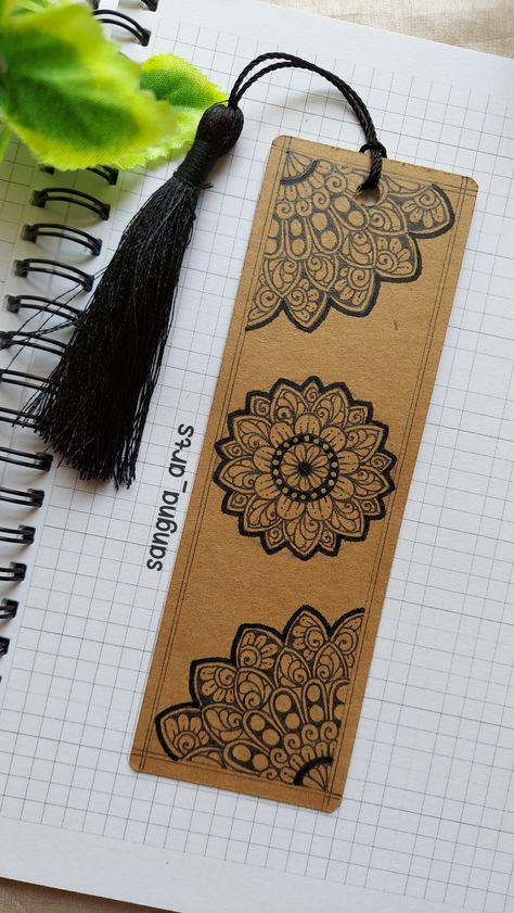 Book Mark Mandala Art, Bookmark Mandala Design, Mandala Bookmark Hand Drawn, Bookmarks Handmade Mandala, Mandala Art Bookmark, Mandala Bookmark, Bookmark Art, Mandala Book, Handmade Bookmarks Diy