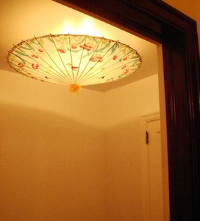 Cover Ugly Light Fixture, Change Light Fixture, Rental Friendly, Light Fixture Covers, Ceiling Light Covers, Luminaire Original, Diy Light Fixtures, Urban Apartment, Umbrella Lights