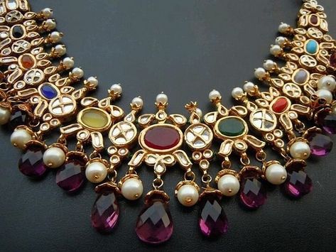 The Fascinating History of India's Jewels and Jewellery Stone Jewellery, Traditional Jewellery, Antique Jewelry Indian, Wedding Jewellery Collection, Indian Jewelry Sets, India Jewelry, Jewelry Indian, Gold Jewelry Indian, Gold Necklace Designs