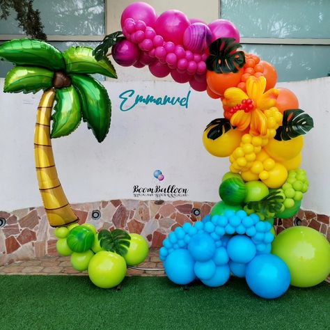 Tiki Balloon Arch, Hawaii Balloon Arch, Hawaiian Theme Balloon Arch, Luau Beach Party Ideas, Summer Party Balloon Decor, Luau Balloon Decorations, Pool Party Backdrop Ideas, Summer Balloons Decoration, Pool Party Balloon Arch