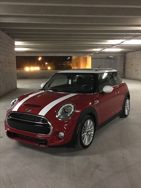 Mini Cooper 2 Door Hardtop, Mini Cooper 2 Door, Red Mini Cooper Aesthetic, Mini Copper Aesthetics, Cute Mini Cooper, Mini Cooper 2017, Red Mini Cooper, Red Cars, Mini Copper