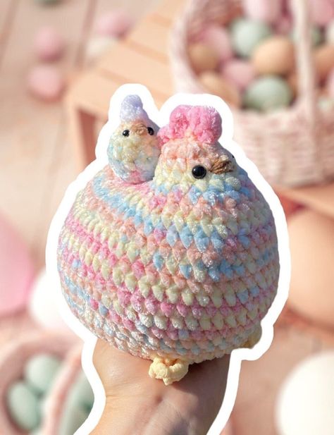 Crochet Hen, Chenille Crochet, Crocheted Cow Pattern, Diy Bouquet Wrap, Crochet Easter, Crochet Chicken, Crochet Cow, Baby Chick, Chenille Yarn