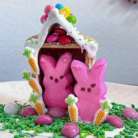 Easter is around the corner and here is a fun kids activity that the whole family can enjoy…. build a Peep House! It's a cool way to get creative and spend some quality time together. Easter Craft For Kids, Easter Party Food, Jelly Beans Easter, Fun Easter Crafts, Celebration Ideas, Easter Craft, Easter Crafts Diy, Easter Candy, Easter Activities