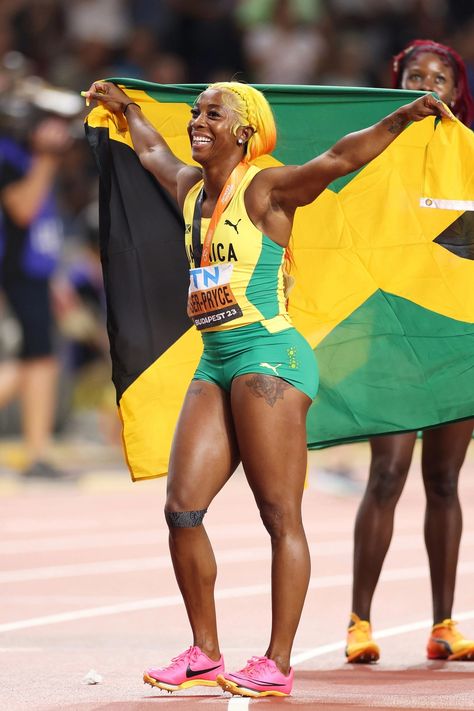 Shelly-Ann Fraser-Pryce (Jamaica) 🥉 100 metres • 2023 World Championships (Budapest) Shelly Ann Fraser Pryce, Female Sprinter, Shelly Ann Fraser, Athletics Track, Nike Slippers, Steffi Graf, Female Athlete, Female Volleyball Players, Sports Fit