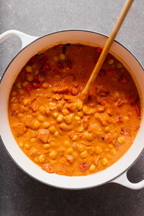 EASY 1-Pot Chickpea Tomato Peanut Stew (West-African Inspired)! Creamy, flavorful, and SO comforting! #soup #chickpea #peanutbutter #minimalistbaker #recipe #plantbased #glutenfree Soup Chickpea, Chickpea Tomato, African Peanut Stew, Tomato Stew, Peanut Stew, Dairy Free Soup, Comforting Soup, Hearty Comfort Food, Chickpea Stew