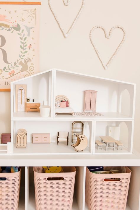 Give the gift of Mini Adventures this holiday season and spark a whole new level of creativity with your little ones! ✨⁠ ⁠ Inspire your child's imagination with the world's first modular dollhouse that gives children the flexibility to explore and use their imaginations with magnetic rooms that are easy to rearrange in endless layouts. 🏡⁠ ⁠⁠ Modular Dollhouse, Mini Adventures, Fabric Hair Bows, Small World Play, Toddler Play, Unique Layout, Diy Dollhouse Furniture, Double Room, Dramatic Play