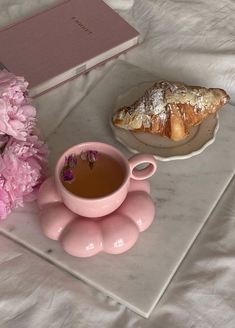 Cloud Mug, Elegant Vibes, Tea Aesthetic, Pretty Mugs, Flower Cup, Pink Tea, Coffee Cup Set, Tea Latte, Tea Cozy