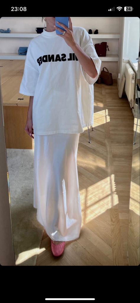 Long white Skirt outfit T Shirt Maxi Skirt, Big Shirt Big Skirt, White Puffy Skirt, Striped Long Sleeve Outfit, White Skirt Outfit, Long White Skirt, Long Sleeve Top Outfit, Red Long Skirt, White Skirt Outfits