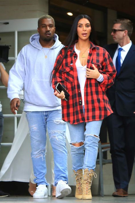 Kim Kardashian Lip Ring, Red And Black Flannel Outfit, Kim Kardashian Images, Red Checked Shirt, Beige Ankle Boots, Campus Outfit, Kim Kardashian Outfits, Red And Black Flannel, La Outfits