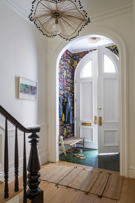 The Insider: Full-on Cobble Hill Townhouse Gut Transforms Unfinished Into Impeccable Modern Luxury Entryway, Mirrors Entryway, Statement Entryway, Small Entryway Decor, Entryway Door Mat, Apartment Entryway Decor, Entryway Decor Modern, Foyer Makeover, Luxury Entryway