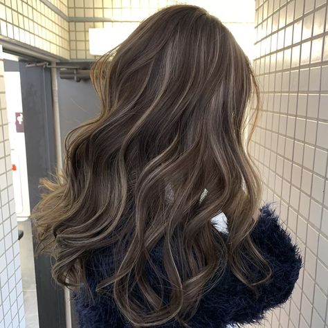 Balayage Hair 2023 Summer, Partial Foilyage Hair, Brown Underlights Hair, Hair Color Ash Brown Highlights, Brown Hair Inspiration Pale Skin, Korean Brown Highlights, Hair Inspo Color Dark Brown With Highlights, Milk Tea Babylights, Balayage Hair For Brown Hair