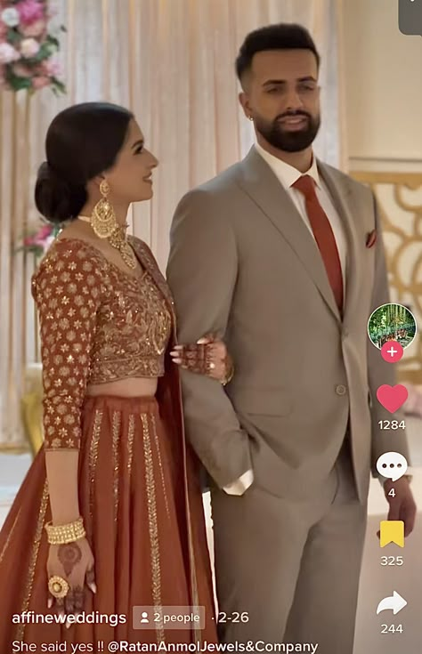 Punjabi Engagement Outfit Ideas, Punjabi Engagement Outfit, Engagement Couple Outfits Indian, Jago Outfits, Engagement Outfits Indian Couple, Red Saree Look, Engagement Setup, Ethnic Poses, Engagement Suits