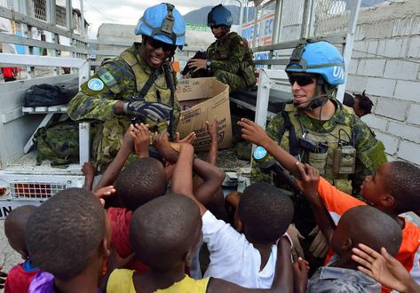 Canadian peacekeepers on UN mission Force Pictures, United Nations Peacekeeping, Royal Canadian Navy, I Am Canadian, Canadian Armed Forces, Canadian Military, Canadian Army, Special Force, Military Soldiers