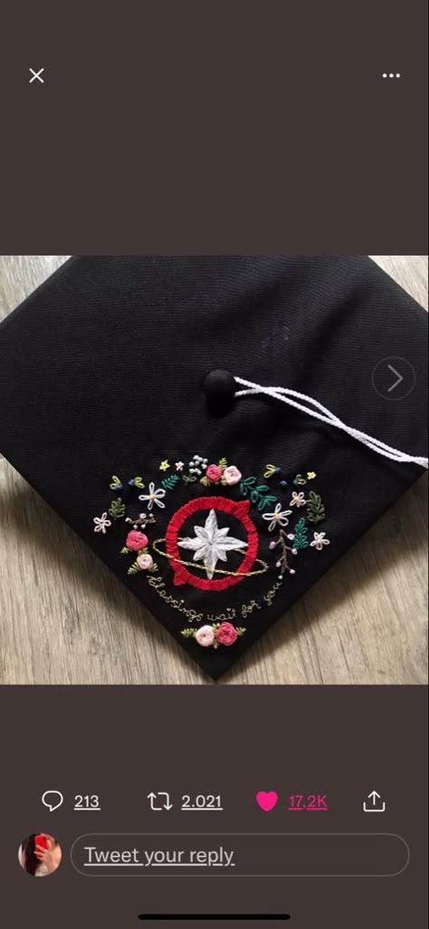 Graduation Cap Designs Embroidery, Kdrama Graduation Cap, Grad Cap Embroidery, Embroidered Grad Cap, Embroidery Graduation Cap, Stray Kids Graduation Cap Ideas, Kpop Graduation Caps Skz, Grad Cap Ideas Kpop, Embroidered Graduation Cap