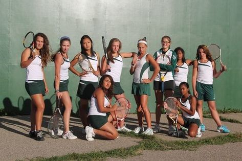 Tennis Team Photo Ideas, Tennis Group Photo Ideas, Tennis Team Pictures, Tennis Poses, Tennis Shoot, Tennis Inspiration, Golf Pics, Tennis Jersey, Sports Team Photography