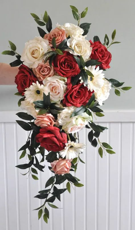 Red Bride Bouquet, Bridal Bouquet Dusty Rose, Fresh Bridal Bouquets, Cascade Bridal Bouquet, Rose Gold Bouquet, Red Flower Bouquet, Red Bride, Red Gold Wedding, Silk Flower Bridal Bouquet