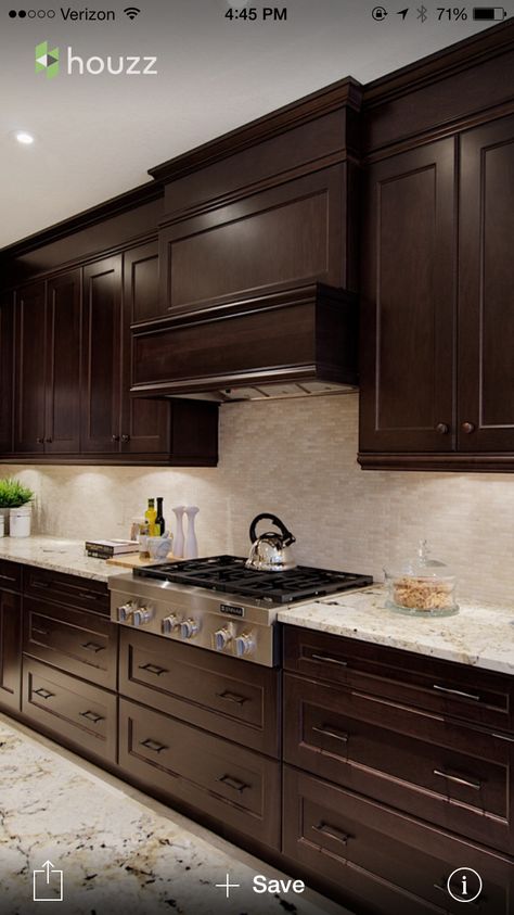 Chocolate Kitchen Cabinets Ideas, Cocinas Color Chocolate Modernas, Kitchen Cabinets Dark Brown, Chocolate Brown Kitchen Cabinets, Cherry Cabinet Kitchen Color Scheme, Espresso Kitchen Cabinets Color Schemes, Dark Brown Kitchen Cabinets, Kitchen Cabinet Color Schemes, Dark Wood Kitchen Cabinets