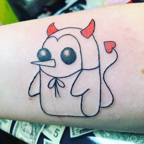 My tenth tattoo, a devilish Gunther from Adventure Time. I’m in love with him, but should I add more color? Gunther Tattoo, Ethan Tattoo, Marceline Tattoo, Peach Tattoo, Adventure Time Tattoo, In Love With Him, Weird Tattoos, Cartoon Tattoos, Halloween Tattoos