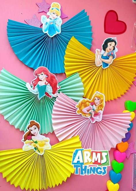 Princess Bday Party Decorations, Disney Princess Backdrop Diy, Princess Theme Party Decorations Diy, Disney Princess Decorations Party, Disney Princess Birthday Party Ideas Decoration, Diy Princess Decorations, Disney Princess Birthday Decorations, Princess Party Ideas Decorations, Diy Princess Party Decorations