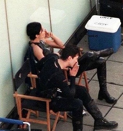 Keanu Reeves and Carrie-Anne Moss on the set of The Matrix, 1999 ✨ #keanureeves #movies #actors #cinema #hollywood Trinity The Matrix Icon, Keanu Reeves Behind The Scenes, Keanu Reeves And Carrie Anne Moss, Matrix Behind The Scenes, Keanu Reeves Matrix 1999, Keanu Reeves The Matrix 1999, The Matrix Aesthetic, Matrix Trinity, Matrix Aesthetic