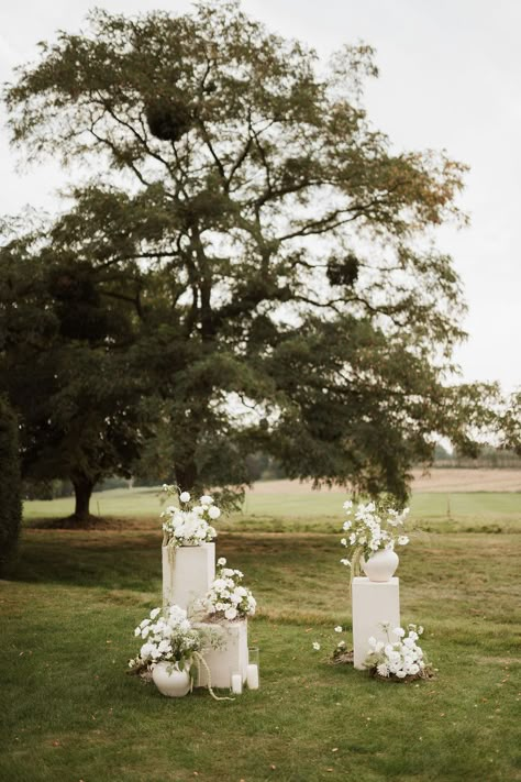 Editorial wedding photographer | UK, Spain and Destination - faye wilde photography Wedding Decor Not Flowers, Editorial Wedding Decor, Wedding Alter Backdrops, Vogue Wedding Decor, Alters Wedding, Simple Ceremony Flowers, Alter Wedding Decorations, Outdoor Wedding Alter, All White Wedding Ceremony