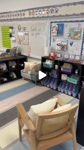 Kristen B on Instagram: "Come set up my classroom library with me! 📚 #classroom #classroomideas #classroomlibrary #classroomlibrarygoals #classroomlibraries #classroomlibraryorganization #elementaryclassroom #elementaryclassrooms #classroomsetup #classroomsetup24 #firstgradeclassroom #classroomdecor #classroomdecorations #pastelclassroom #pastelclassroomdecor" Teacher Corner Ideas Classroom, Classroom Cubby Ideas, Small Classroom Setup Layout, Classroom Library Seating, Classroom Library Ideas, Small Classroom Setup, Classroom Reading Corner, Ikea Classroom, Small Classroom