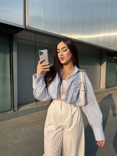 Birthday Outfit Ideas For Women 2023, Outfit Ideas Everyday Casual Summer, Celana Jins Wanita, Silk Shirt Outfit, Casual Chic Outfits, Mode Zara, Casual College Outfits, Fashion Top Outfits, Baguio