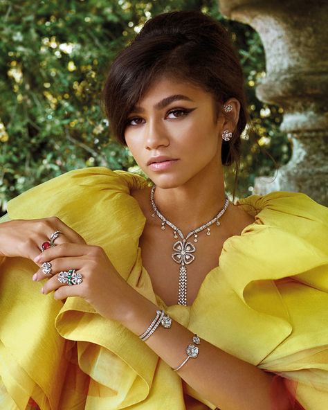 Zendaya in Christopher John Rogers for Bulgari Zendaya Photoshoot, Zendaya Style, Zendaya Coleman, Fashion Nova Models, Yellow Aesthetic, Yellow Fashion, Mellow Yellow, Looks Style, High Jewelry