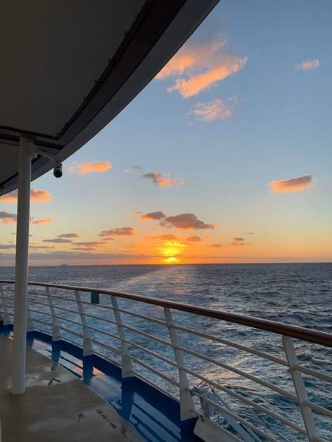 Sunset Cruise Aesthetic, Family Cruise Aesthetic, Cruise Mood Board, Caribbean Cruise Aesthetic, Cruse Ship Aesthetic, Mediterranean Cruise Aesthetic, Travel Aesthetic Cruise, Vision Board Cruise, Cruise Life Aesthetic