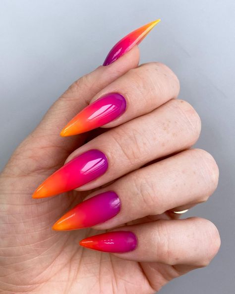 Purple Pink Orange Ombre Nails, Bright Classy Nails, Red Orange Yellow Ombre Nails, Neon Sunset Nails, Bright Ombré Nails, Sunset Nail Ideas, Unique Ombre Nails, Purple And Orange Ombre Nails, Orange Pink Purple Nails