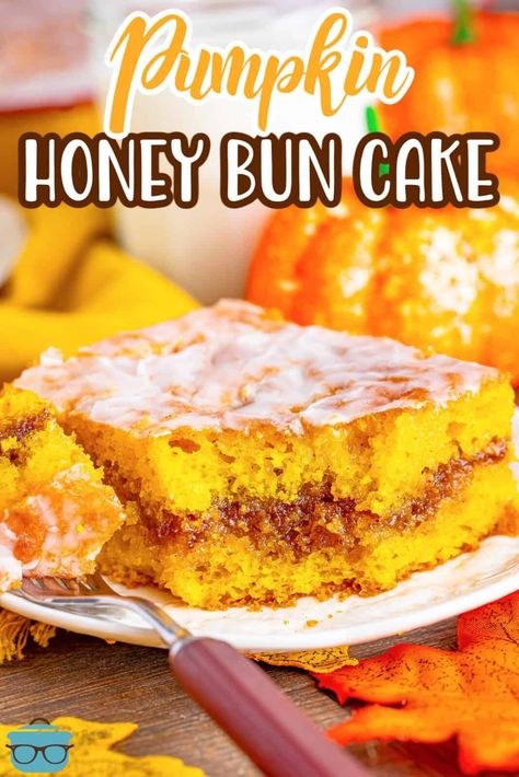 Pumpkin Honey Bun Cake, Honeybun Cake, Cake On A Plate, Cinnamon Bun Cake, Honey Bun Cake, Fall Eats, Popular Desserts Recipes, Keto Cakes, Bun Cake