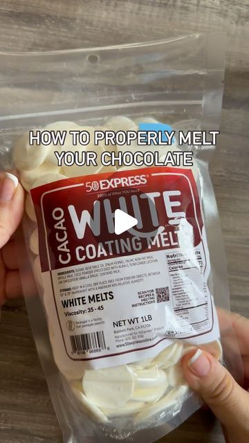 Anay Munoz Backdrops and Treats on Instagram: "How to properly melt your chocolate 
Using @50expressproducts from @bakers.express 
This white chocolate melts soooo beautifully and sooo easily!!
I think this will be my go to white chocolate from now on!!
#bakersexpress #meltingchocolate" Chocolate Melts, Melting White Chocolate, Melting Chocolate, Melted Butter, White Chocolate, Dinner Recipes, Dessert, On Instagram, White