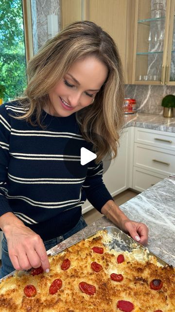 Giadzy | Raise your hand if you’re making Giada’s Sheet Pan Mac and Cheese for Thanksgiving ✋ (or if you’ve already made it – we see you 👀)! 

It’s... | Instagram Mac And Cheese For Thanksgiving, Sheet Pan Mac And Cheese, Italian Sheet Pan, Pan Mac And Cheese, Italian Tomatoes, Giada De Laurentiis, Italian Cooking, One Pan Meals, Raise Your Hand