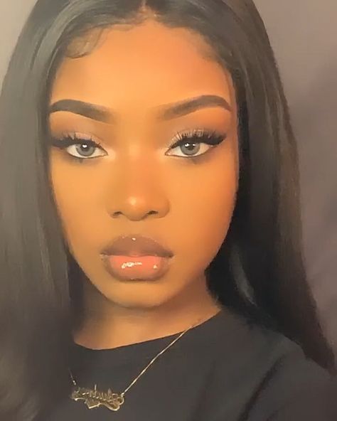 Eye Contacts, Makeup For Black Skin, Brown Skin Makeup, Glam Makeup Look, My Signature, Penteado Cabelo Curto, Dark Skin Makeup, Makeup For Black Women, Eye Contact