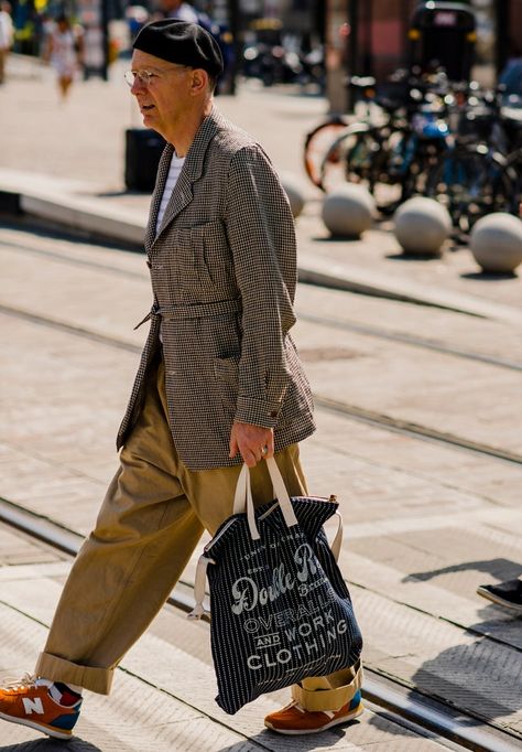 Best street style: Pitti Uomo SS20 | British GQ Best Dressed Man, The Best Street Style, Best Street Style, Japanese Street Fashion, Streetwear Men Outfits, Street Style Inspiration, Well Dressed Men, Fashion Images, Cool Street Fashion