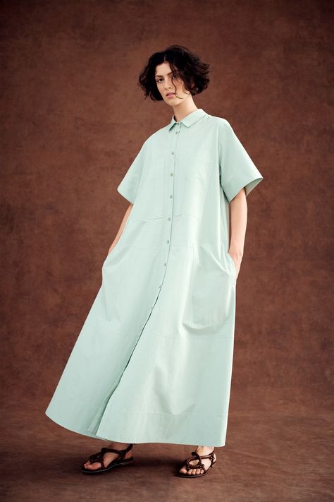 Lee Mathews Pre-Fall 2020 collection, runway looks, beauty, models, and reviews. Traditional Dresses African, Lee Mathews, Pre Fall Fashion, Emo Dresses, 2020 Fashion Trends, African Traditional Dresses, 2020 Fashion, Shirt Dress Style, Fashion Show Collection