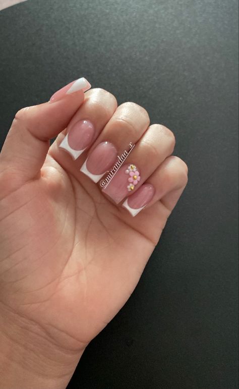 Inspo from nailedbysusyy on ig ✨ Short Floral French Tip Nails, Cute Frenchies Nails Short, Cute Short French Nails, Short White French Tips With Design, Nail Short French Tip, Short Acrylic Frenchies, Short French Tip Acrylic Nails With Flower, Short Nails Acrylic Flowers, French Tip Nails With Flower Charms