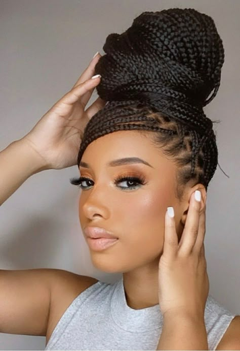 Braid Buns Hairstyles For Black Women, Classy Knotless Braid Styles, Braid Updo For Black Women Wedding, Block Braid Styles, Small Box Braids Updo, Individual Braids Updo Styles, Knotless Braids Hairstyles Updo Bun, High Pony Box Braids, Wedding Hairstyles With Braids Black Women